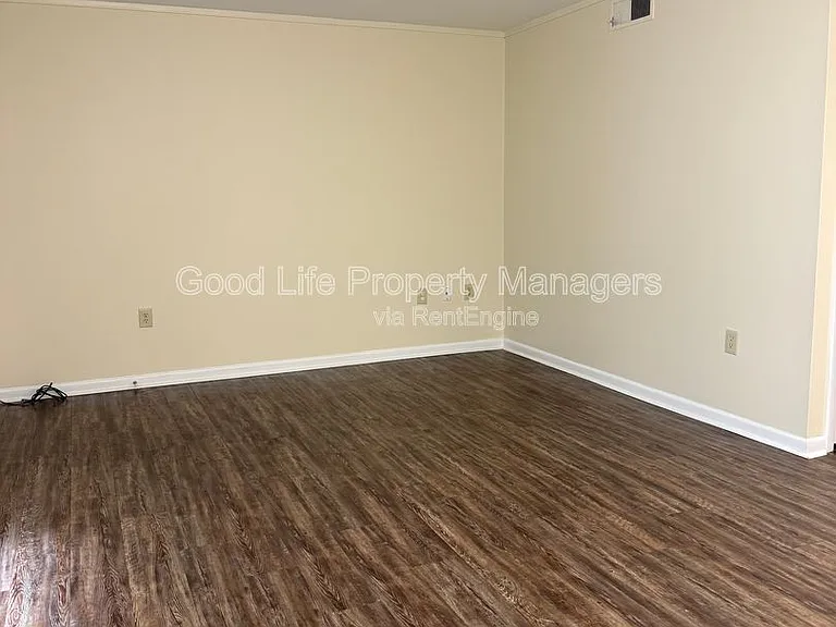 1103 N 15th Ave #104 — Photo 3