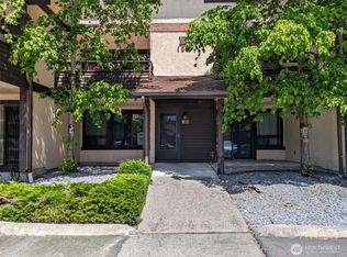 140 Summit Ave N UNIT B-2, Kent, WA 98030