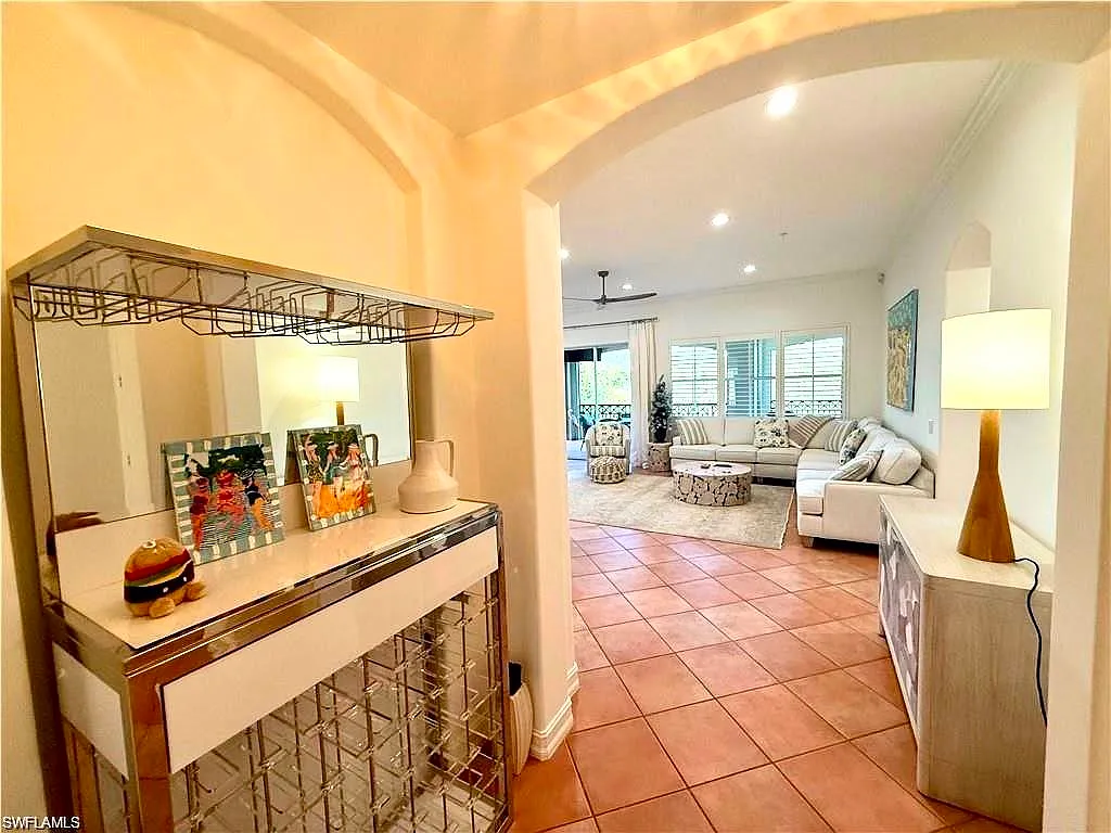 3 bed, 2.0 bath, 2341 sqft, $24,000 — Photo 2