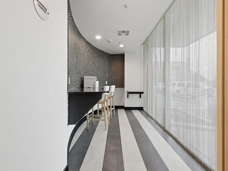 West 7th Apartments — Photo 24