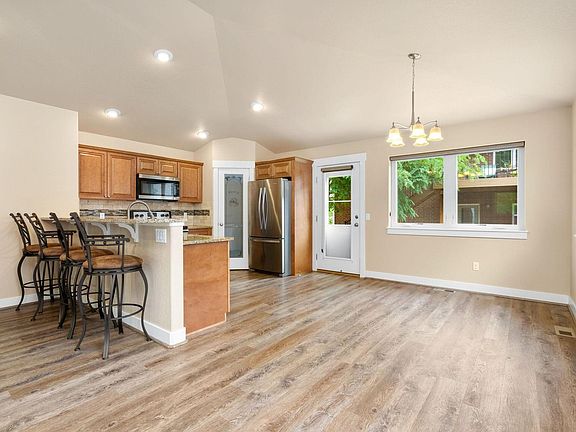 5th image of 2108 Friar Tuck Ct