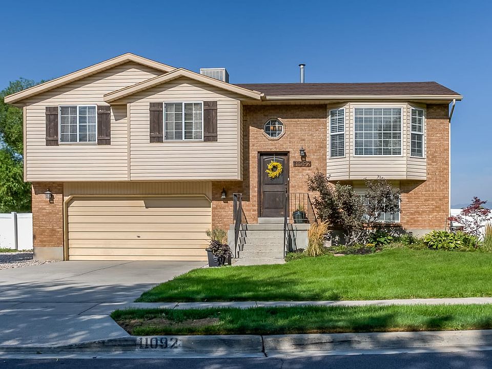 1st image of 11092 S Hawkwood Dr