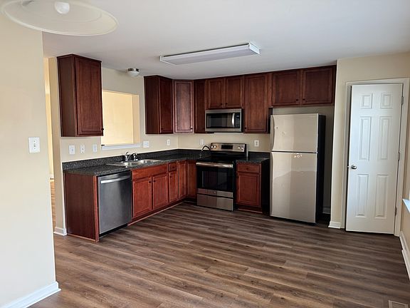 2nd image of 218 Monticello Sq #1