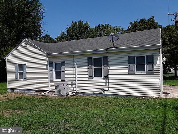 2nd image of 915 Central Ave