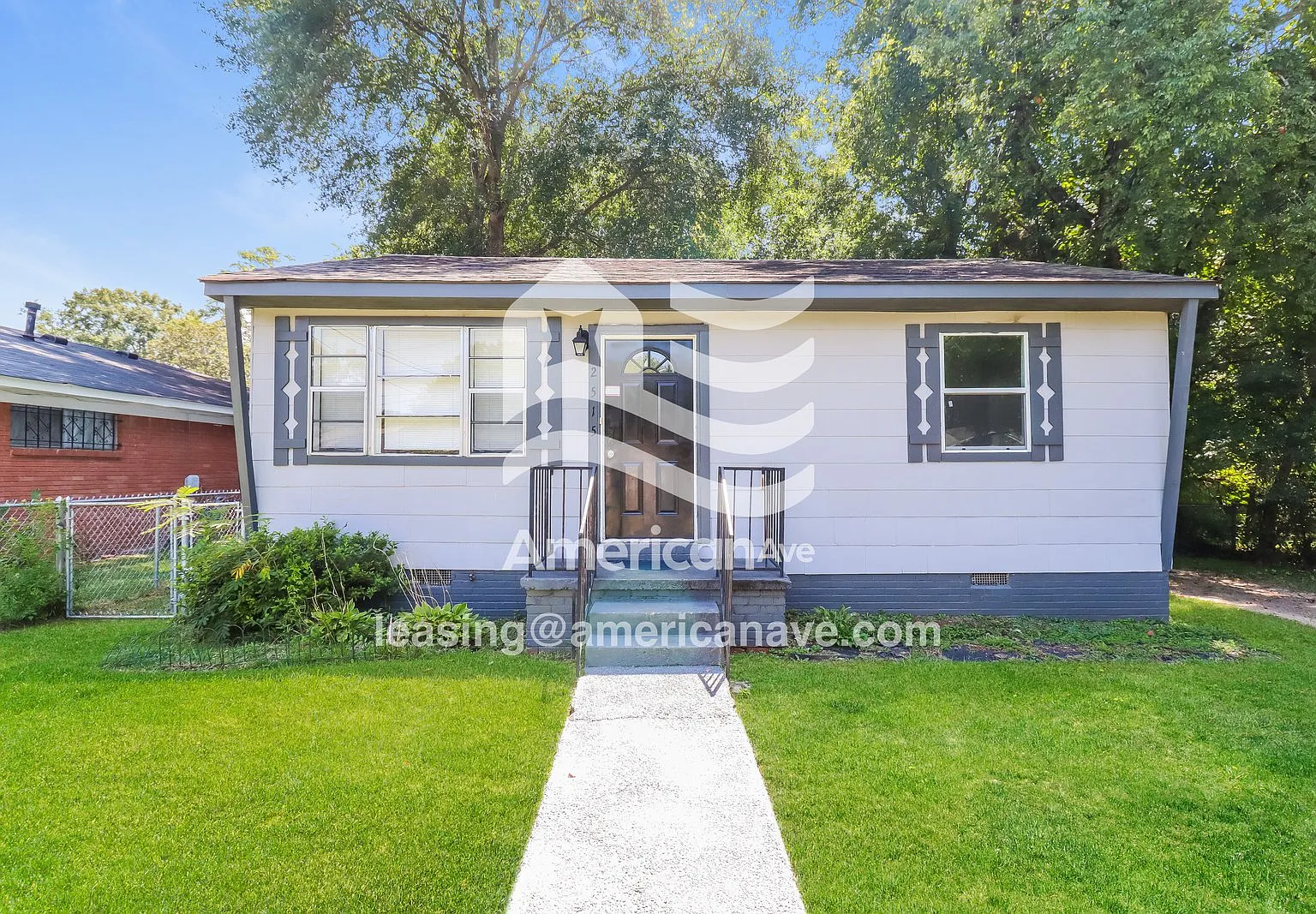 3 bed, 1.5 bath, 1103 sqft, $797 — Photo 1