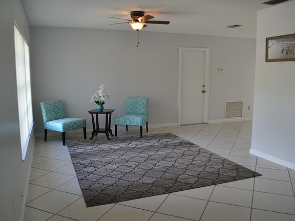 3rd image of 11346 Hollyglen Dr