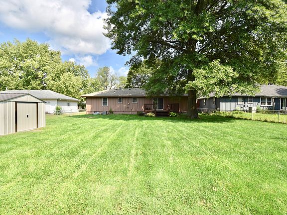 5th image of 214 SE Brentwood Dr