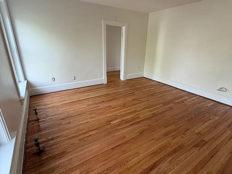 308 N Linn St #4 — Photo 7