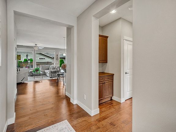 4th image of 19207 146th St E