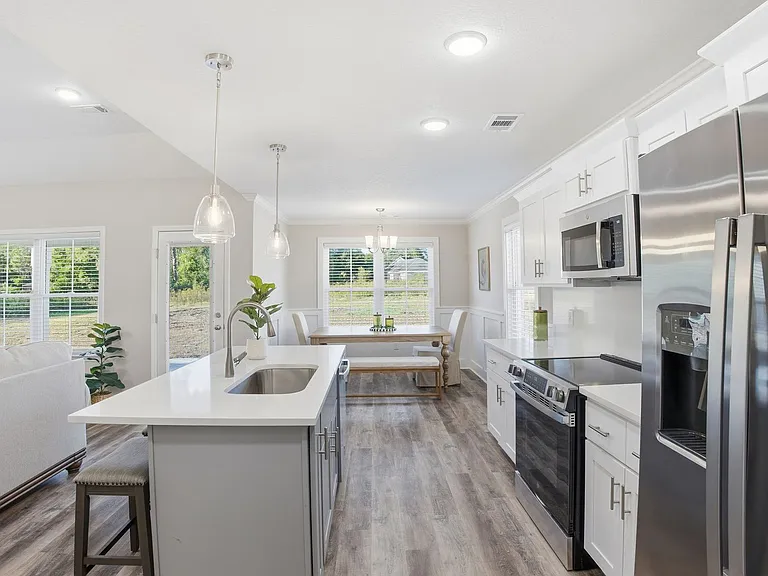 303 Latitude Ln — Photo 8