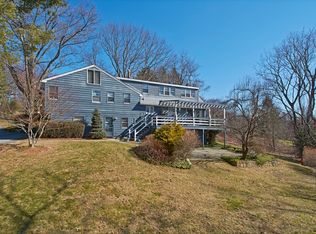 152 Old Farm Rd S, Pleasantville, NY 10570