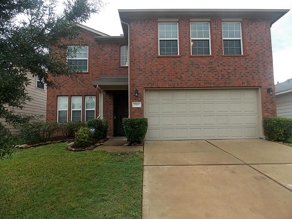 1st image of 1923 Herringbone Dr