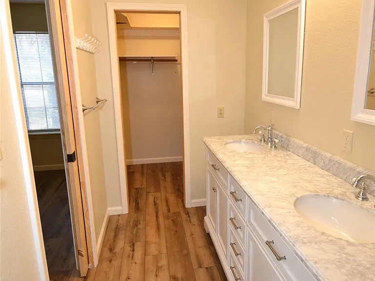 8833 Tallwood Dr — Photo 16