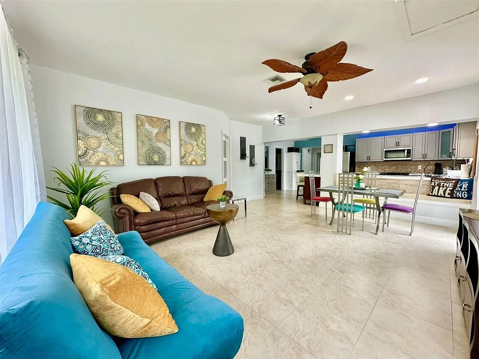 4 bed, 4.0 bath, 1900 sqft, $4,350 — Photo 4