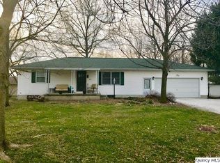 401 4th St, Carthage, IL 62321