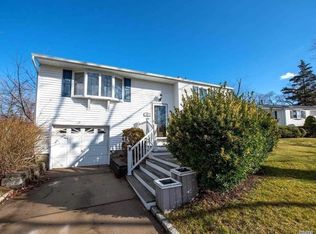 12 Pomper Ct, East Northport, NY 11731