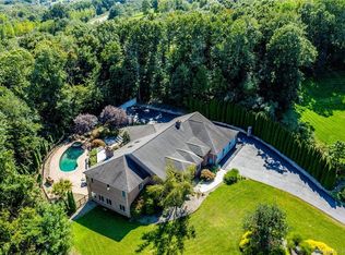 8 Black Birch Dr, Cromwell, CT 06416