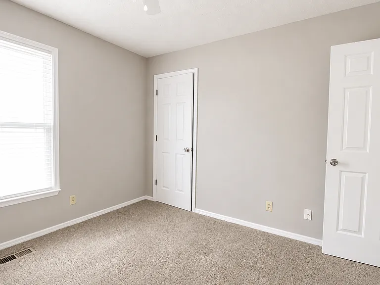 1000 Brown Ave — Photo 16