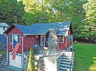 208 Canadawa Rd, Highland Lakes, NJ 07422