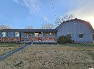 801 W 9th St, Johnston City, IL