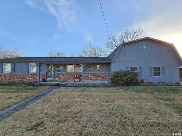 801 W 9th St, Johnston City, IL 62951