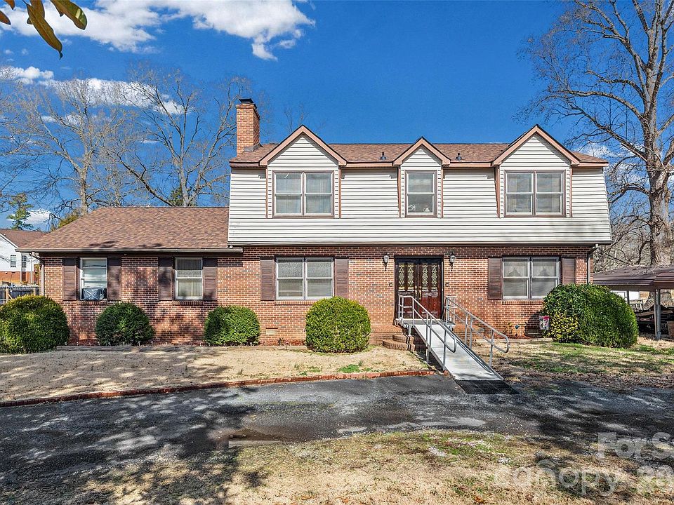 1st image of 1379 Oakdale Rd