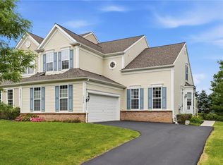 1526 Fox Ln, Breinigsville, PA 18031