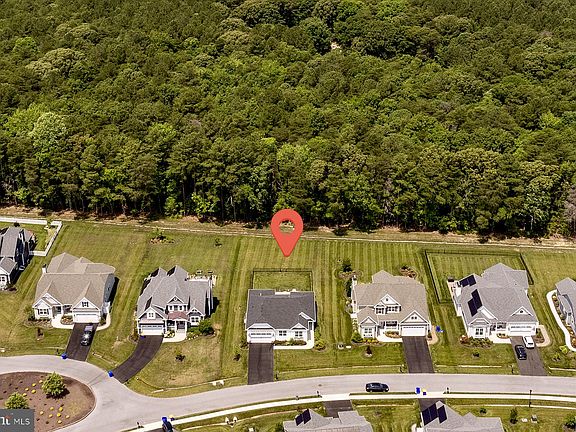 5th image of 29620 Patrick Henry Cir