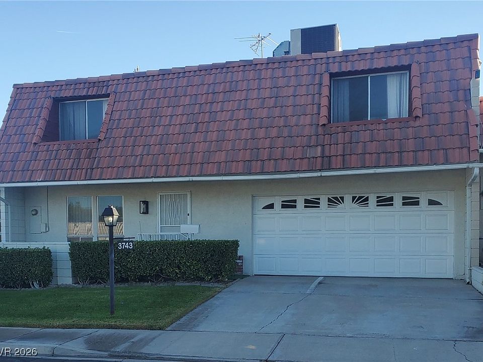 2nd image of 3743 Colonial Dr