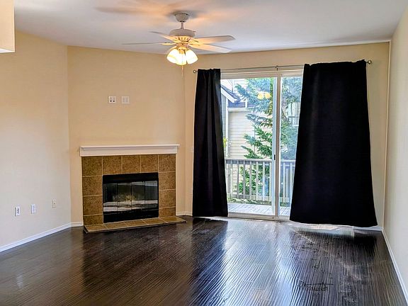 3rd image of 3116 164th St SW APT 320