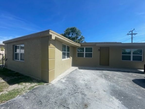 560 NW 17th St