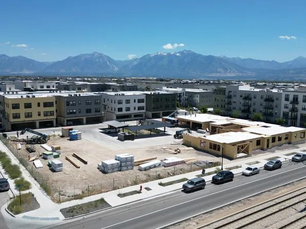 5263 W Reventon Rd S #104, South Jordan, UT 84009