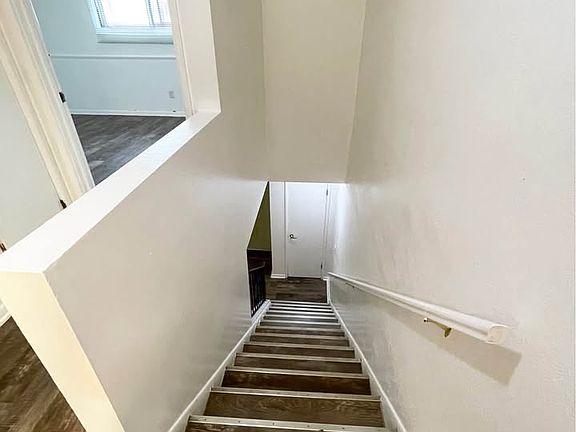 4th image of 4669 Monroe St NE