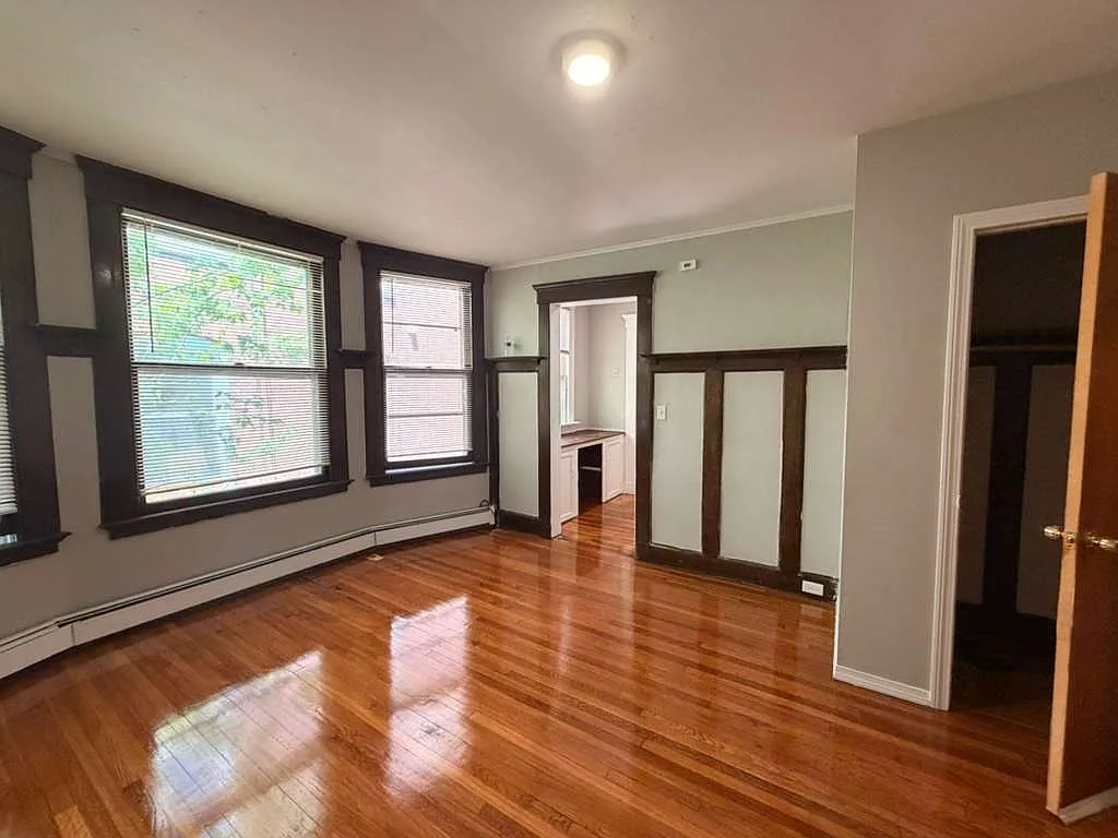 Building Photo - 603 Howard Ave #2A