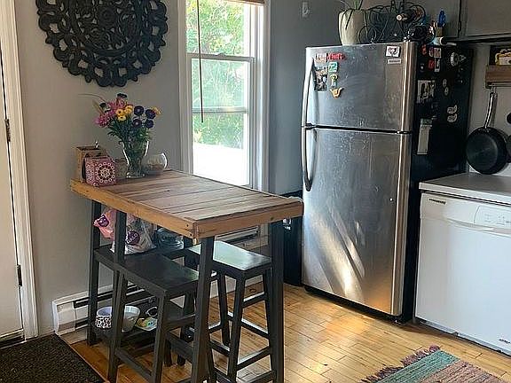 3rd image of 1024 N Lipan St