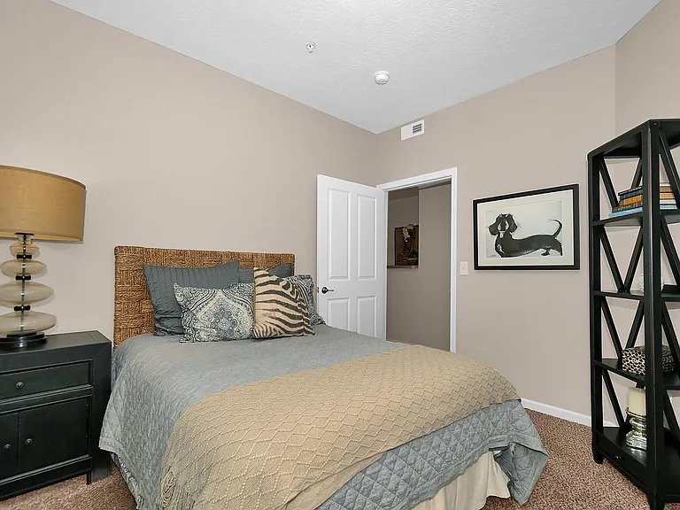 Crosspoint Apartments — Photo 8