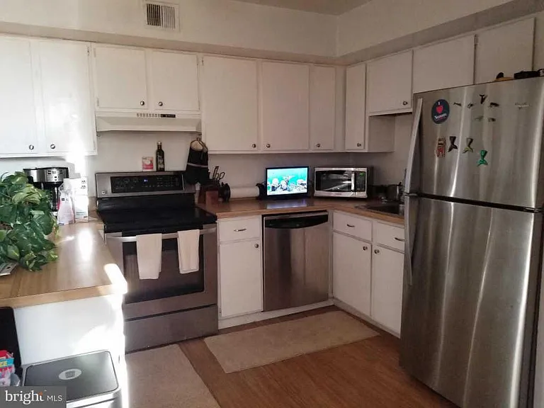 216 W Chester Pike #B — Photo 30