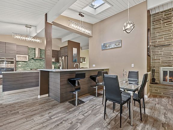 3rd image of 1091 Kent Ave