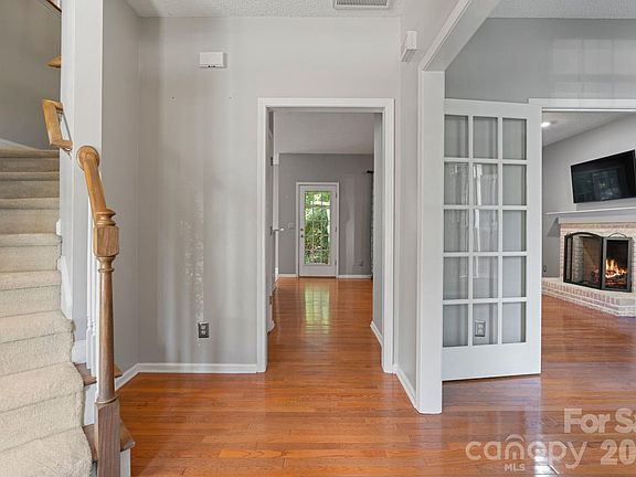 3rd image of 2040 Swaim Dr