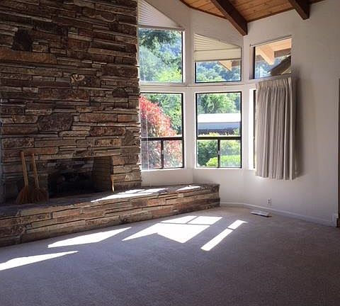 4th image of 15875 Oak Glen Ave