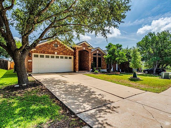 2nd image of 2912 Lynnbrook Dr