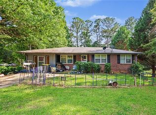 493 Mehaffey Dr, Fairburn, GA 30213