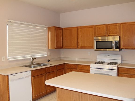 4th image of 2145 E Indian Wells Dr
