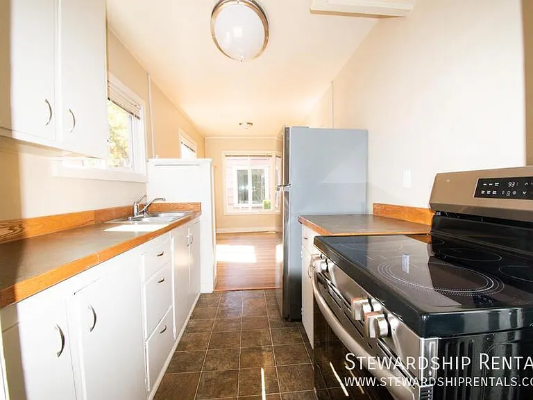 1376 W 6th Ave #A — Photo 6