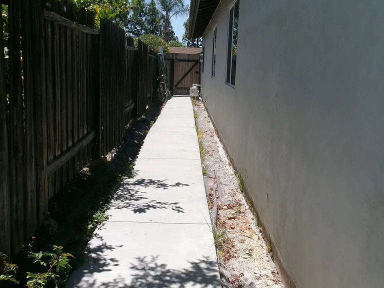 2202 Scenic Park St — Photo 35