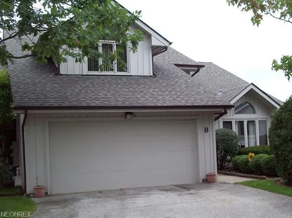 8 Bordeaux Ln, Beachwood, OH 44122