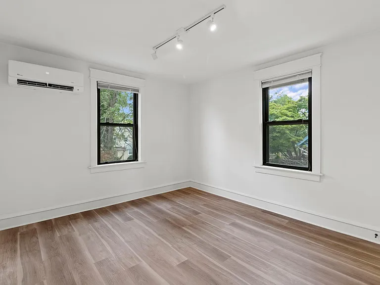 10 E Marthart Ave #2 — Photo 15