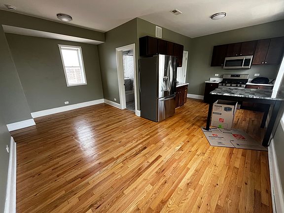 2nd image of 1552 N Avers Ave #3