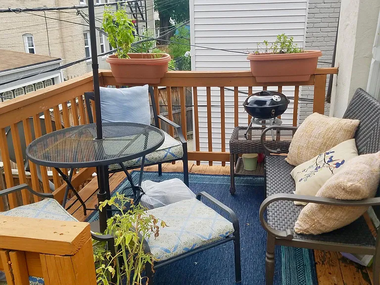 810 Otis Pl NW #4 — Photo 2