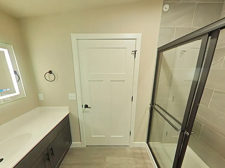 Beaverbrook Apartments — Photo 93
